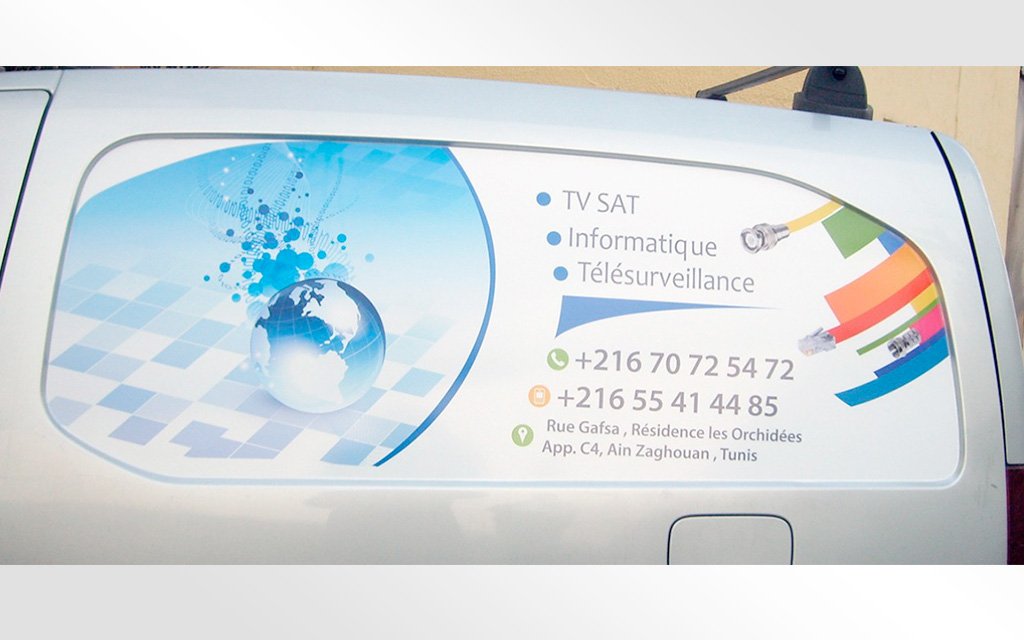 Sat Univers vehicle wrapping