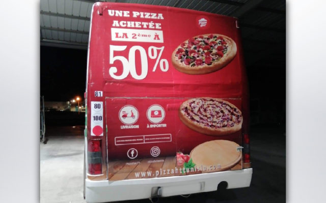 Habillage arrière Bus Pizza Hut Tunisia